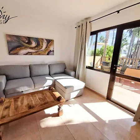 B-rent Oasis Dunas Sunny House Апартаменты *